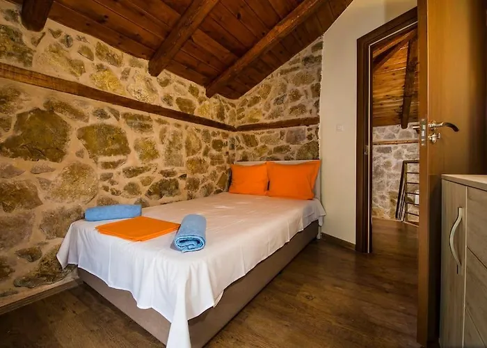 Petrini Spiti Βίλα *