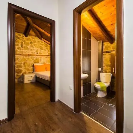 Petrini Spiti Villa *