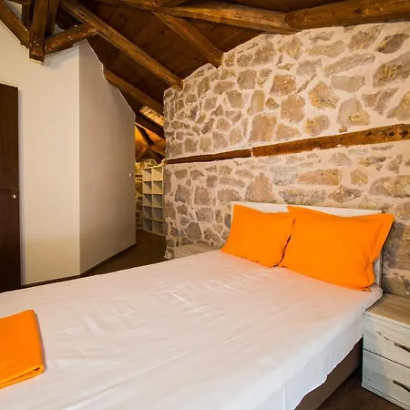 Petrini Spiti Villa Pirgadíkia
