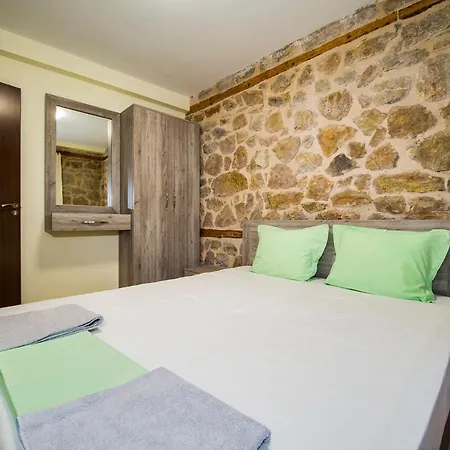 Petrini Spiti Villa *