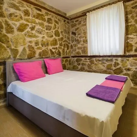 Petrini Spiti Villa *