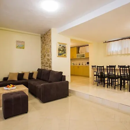 Villa Petrini Spiti Pyrgadikia