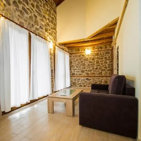 Petrini Spiti Pyrgadikia