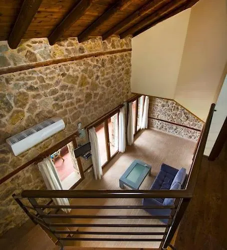 Petrini Spiti Pyrgadikia