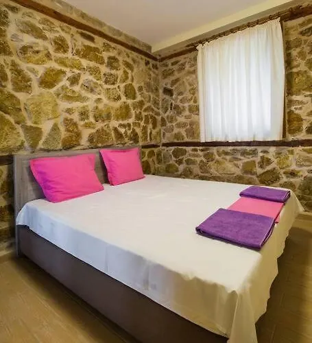 Petrini Spiti Villa *